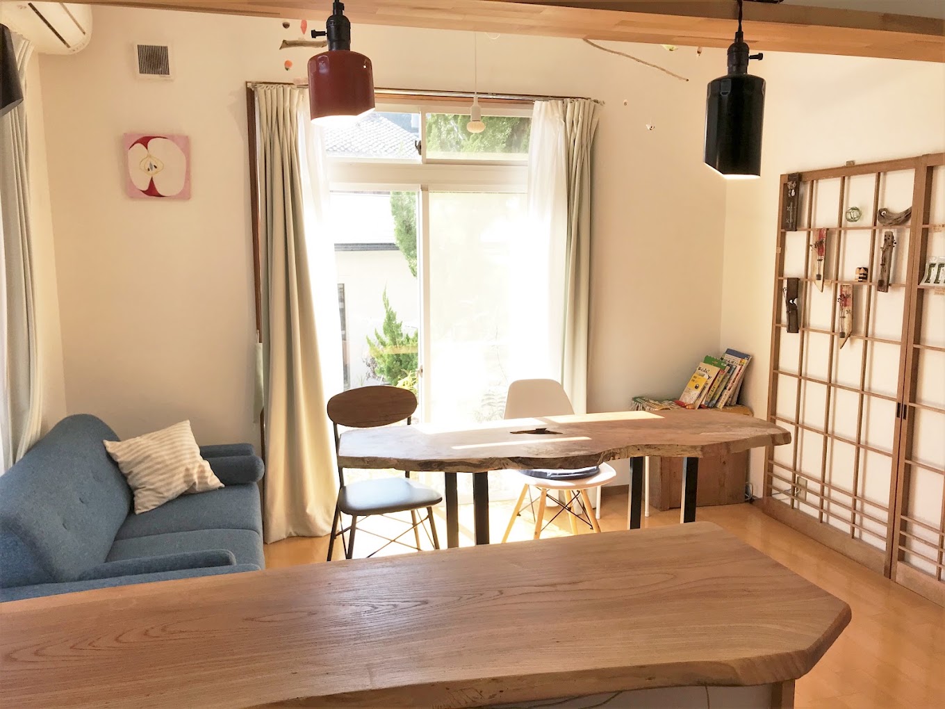 TSUSHIMA White House Interior